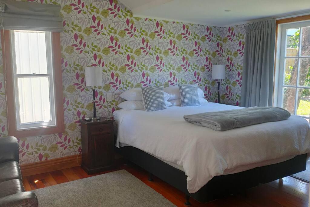 The Oaks- A Beautifully Appointed 1890S Villa Featherston 外观 照片