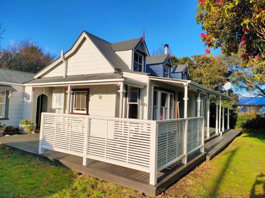The Oaks- A Beautifully Appointed 1890S Villa Featherston 外观 照片