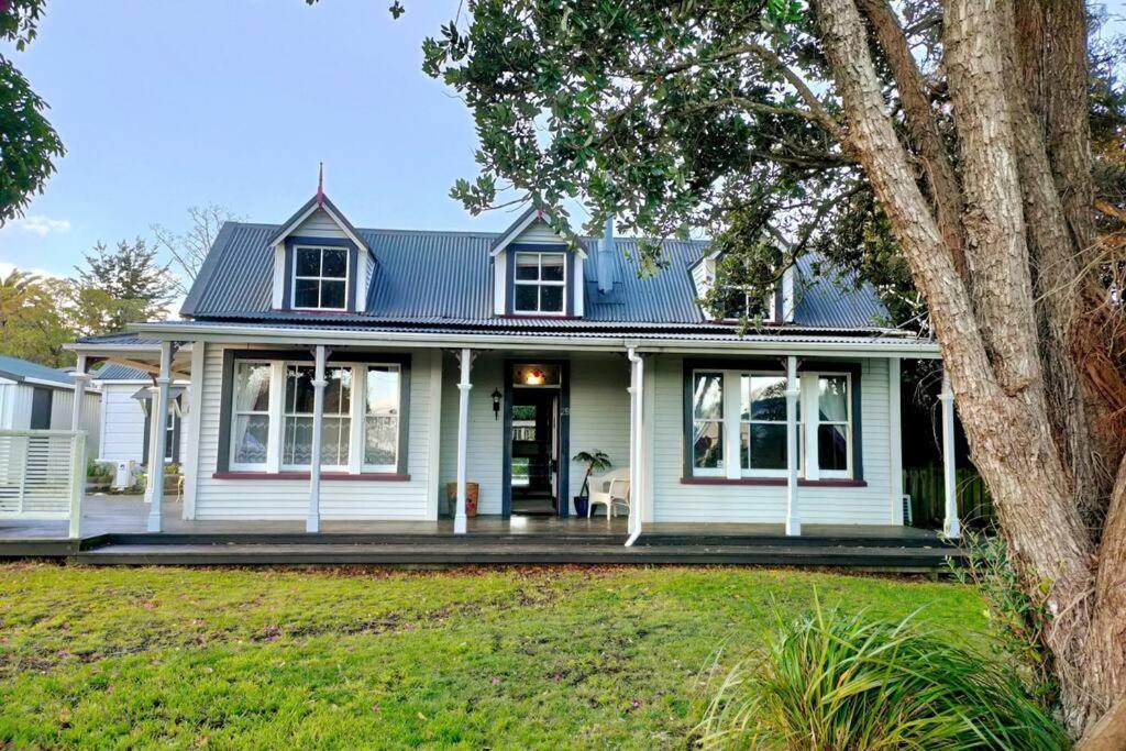 The Oaks- A Beautifully Appointed 1890S Villa Featherston 外观 照片
